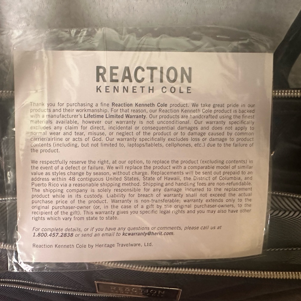 Kenneth Cole Reaction Navy Laptop Bag - Picture 5 of 7